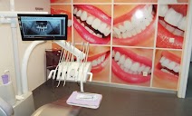 Clínica Dental Especializada LLINÁS / MORA