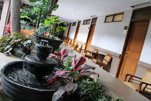 Hotel Yehezkiel Surapati Mitra RedDoorz image