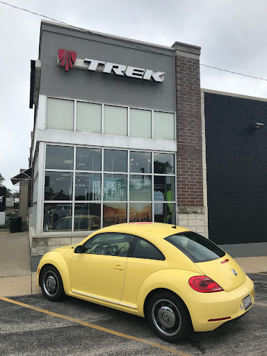 Bicycle Store «Trek Bicycle Store», reviews and photos, 639 Ogden Ave, Downers Grove, IL 60515, USA