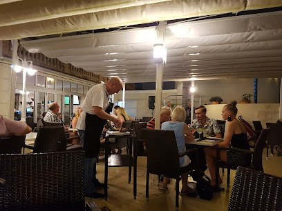 Laguna Restaurant Bar and Pool - Carrer del Far, 23, 07470 Port de Pollença, Illes Balears, Spain