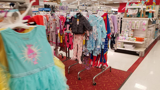 Department Store «Target», reviews and photos, 18855 N Market Pl Dr, Aurora, OH 44202, USA