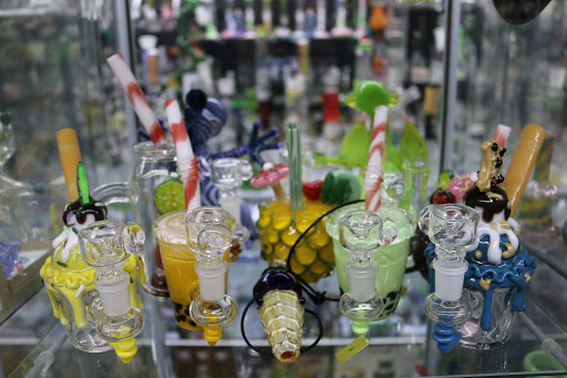 Tobacco Shop «The Hub 3 Smoke Shop», reviews and photos, 2631 NE Vivion Rd, Kansas City, MO 64119, USA