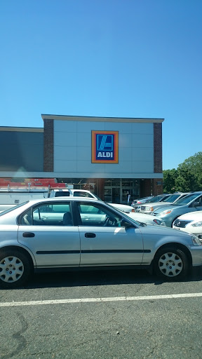 Supermarket «ALDI», reviews and photos, 263 Garrisonville Rd, Stafford, VA 22554, USA