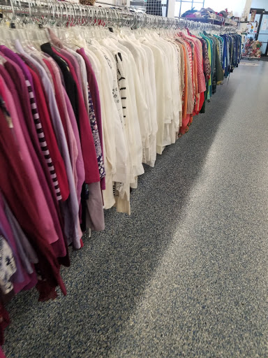 Thrift Store «St Vincent de Paul Kenosha Thrift Store», reviews and photos, 7531 30th Ave, Kenosha, WI 53142, USA