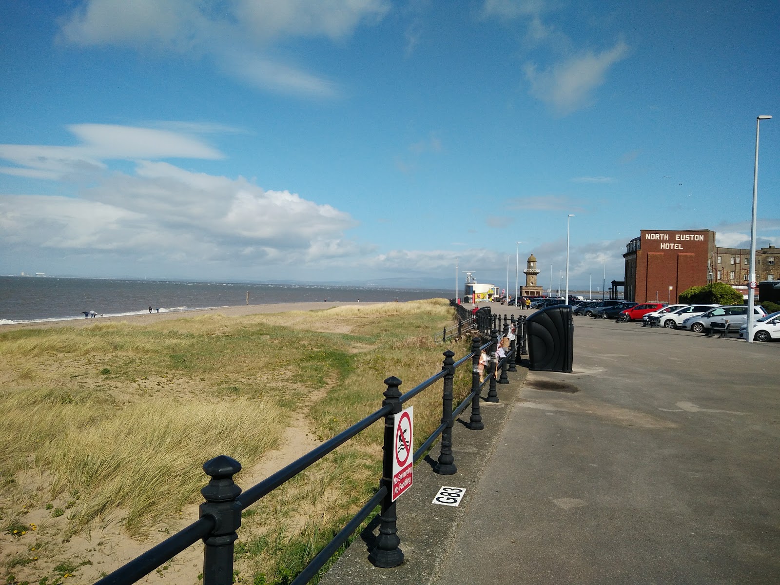 Foto van Fleetwood Strand met ruim strand