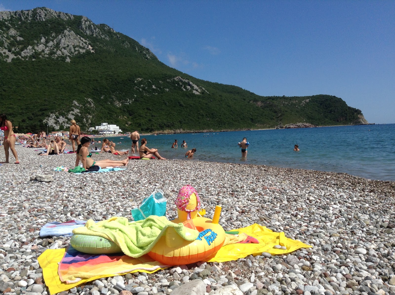 Pearl Coast'in fotoğrafı uçurumlarla desteklenmiş