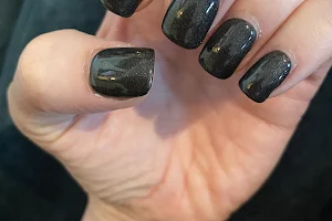 V-stars nails image