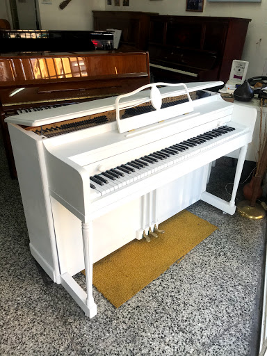 Antigua Ledda Pianos