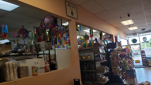 Mexican Grocery Store «La Azteca Taqueria & Market», reviews and photos, 452 TN-46, Dickson, TN 37055, USA