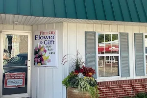 Platte City Flowers & Gifts image