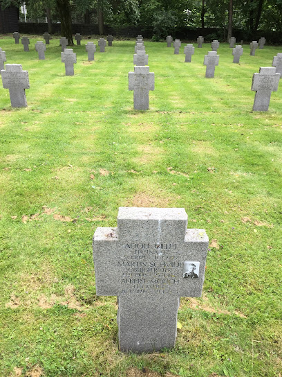 Den tyske krigskirkegården (Soldatenfriedhof)