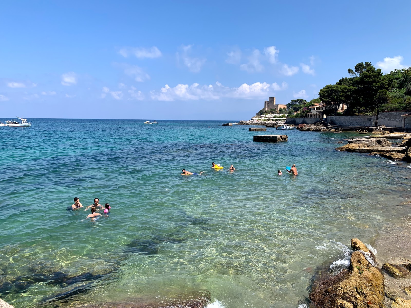 Foto di Aciddara beach con spiaggia diretta