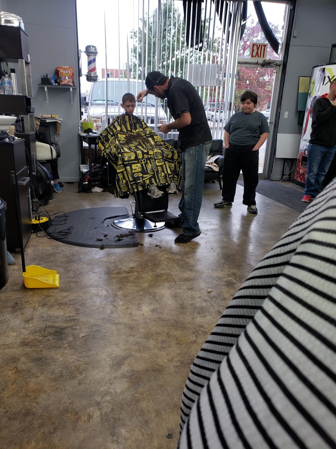 Mix Barber Shop & Salon