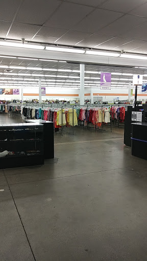 Thrift Store «40th St & Thunderbird Goodwill Retail Store & Donation Center», reviews and photos
