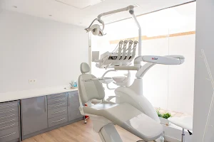 Duquesa Dental Clinic image