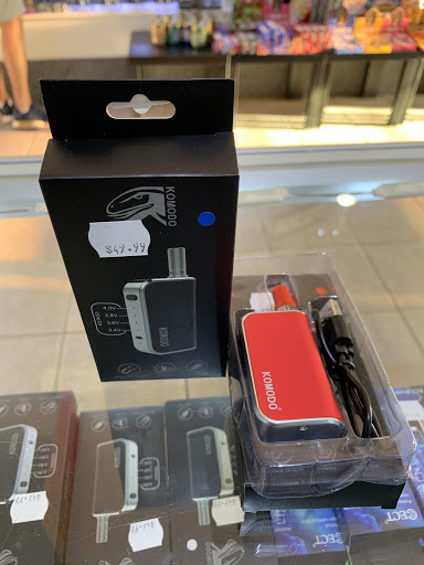 Tobacco Shop «The Wild Side Smoke Shop», reviews and photos, 229 W Hickory St, Denton, TX 76201, USA