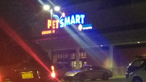 Pet Supply Store «PetSmart», reviews and photos, 1600 Marcus Ave, New Hyde Park, NY 11040, USA