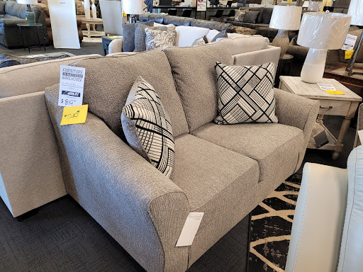 Furniture Store «Furniture and Mattress Warehouse», reviews and photos, 12386 Felch St, Holland, MI 49424, USA