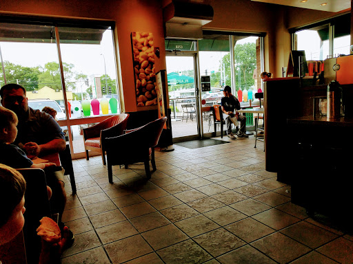 Coffee Shop «Starbucks», reviews and photos, 6768 95th St, Oak Lawn, IL 60453, USA