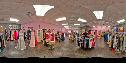 Boutique «What Women Want Resale Boutique», reviews and photos, 9012 Research Blvd Ste C12, Austin, TX 78758, USA