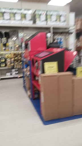 Hardware Store «Harbor Freight Tools», reviews and photos, 2658 Peters Creek Pkwy, Winston-Salem, NC 27127, USA