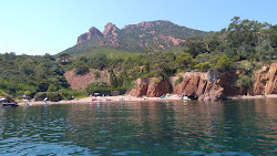 Cap Roux beach II'in fotoğrafı birden fazla küçük koy ile birlikte