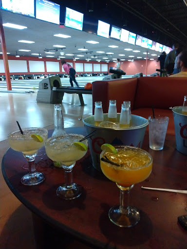 Bowling Alley «Vero Bowl Lanes & Lounge», reviews and photos, 929 14th Ln, Vero Beach, FL 32960, USA