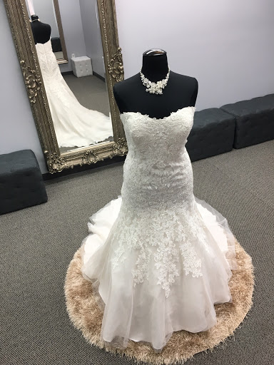Bridal Shop «2B Bridal Boutique», reviews and photos, 909 S McCord Rd, Holland, OH 43528, USA