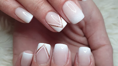Iz'Ongles by Andrea à Izon