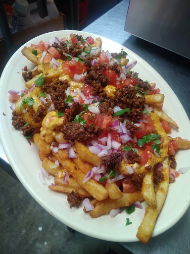 Bar & Grill «The Warehouse Bar & Grill», reviews and photos, 3346 S Peoria Ave, Tulsa, OK 74105, USA