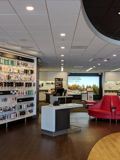 Cell Phone Store «Verizon», reviews and photos, 262 Andover St, Peabody, MA 01960, USA