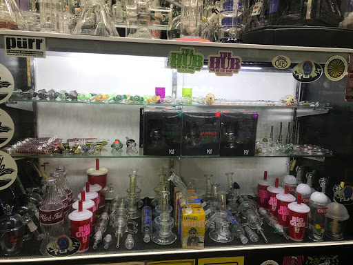 Tobacco Shop «The Hub Smoke Shop & Gifts», reviews and photos, 6410 N Oak Trafficway, Kansas City, MO 64118, USA