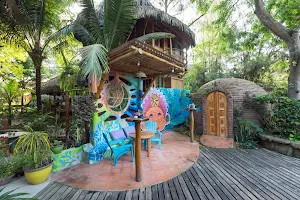 Balsa Surf Camp Guest House image