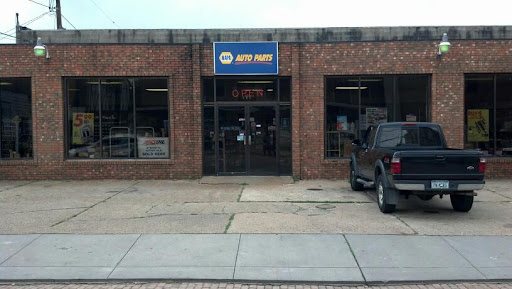 Auto Parts Store «NAPA Auto Parts - Station Auto Parts», reviews and photos, 404 Locust St, Coraopolis, PA 15108, USA