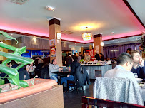 Atmosphère du Restaurant de type buffet Momidji à Sèvres - n°5