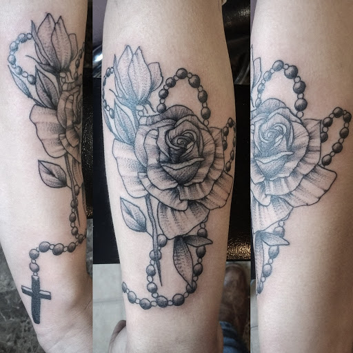 Explore heartbroken tattoos ideas, creative tattoo ideas in Lander, available at Blackblood Tattoo and Piercing