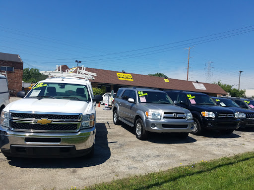 Used Car Dealer «Highland Park Truck & Auto Center», reviews and photos, 2900 Skokie Valley Rd # C, Highland Park, IL 60035, USA