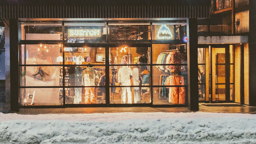 Burton Niseko Store - Snowboard Shop in Kutchancho Abutagun