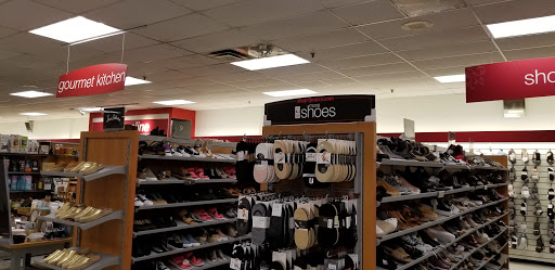 Department Store «T.J. Maxx», reviews and photos, 1101 Woodland Rd, Wyomissing, PA 19610, USA