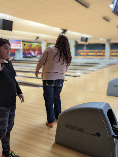 Bowling Alley «Echo Bowling Lanes», reviews and photos, 220 Bedford Rd # 1, Morris, IL 60450, USA