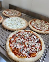 Pizza du Pizzas à emporter Pizza Basco-Landaise 24/7 station service SEOSSE à Belus - n°1
