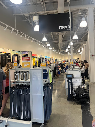 Outlet Mall «Legends Outlets Kansas City», reviews and photos, 1843 Village W Pkwy c127, Kansas City, KS 66109, USA