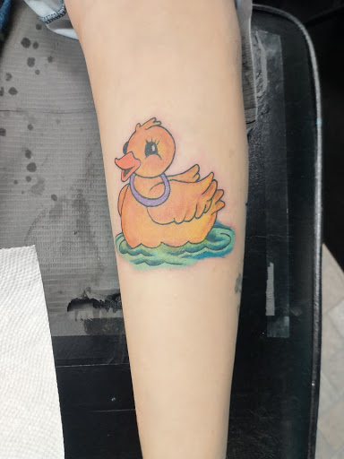 Tattoo Shop «Flesh Tones Body Art», reviews and photos, 41 W Ferguson Ave, Wood River, IL 62095, USA