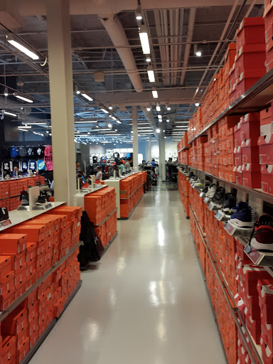 Sporting Goods Store «Nike Factory Store», reviews and photos, 20 City Blvd W #617, Orange, CA 92868, USA