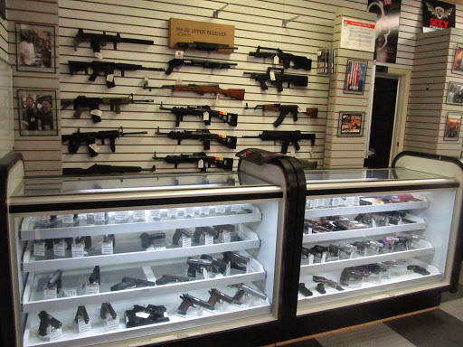 Gun Shop «V I P Pawn & Gun», reviews and photos, 2201 S Combee Rd, Lakeland, FL 33801, USA