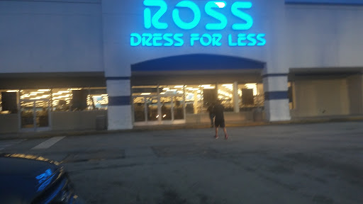 Clothing Store «Ross Dress for Less», reviews and photos, 20519 S Dixie Hwy, Cutler Bay, FL 33189, USA