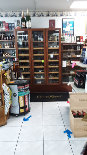 Liquor Store «Varadero Liquors», reviews and photos, 5717 NW 7th St, Miami, FL 33126, USA