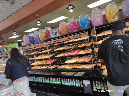 Grocery Store «Superior Grocers», reviews and photos, 1033 Long Beach Blvd, Long Beach, CA 90813, USA