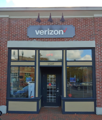 Cell Phone Store «GoWireless Verizon Authorized Retailer», reviews and photos, 2507 E Main St, Bexley, OH 43209, USA