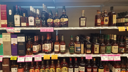 Liquor Store «North Salem Beverage», reviews and photos, 2829 Lancaster Dr NE, Salem, OR 97305, USA